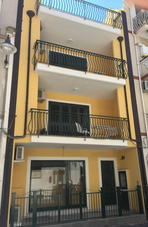 Milly House Letojanni Exterior foto