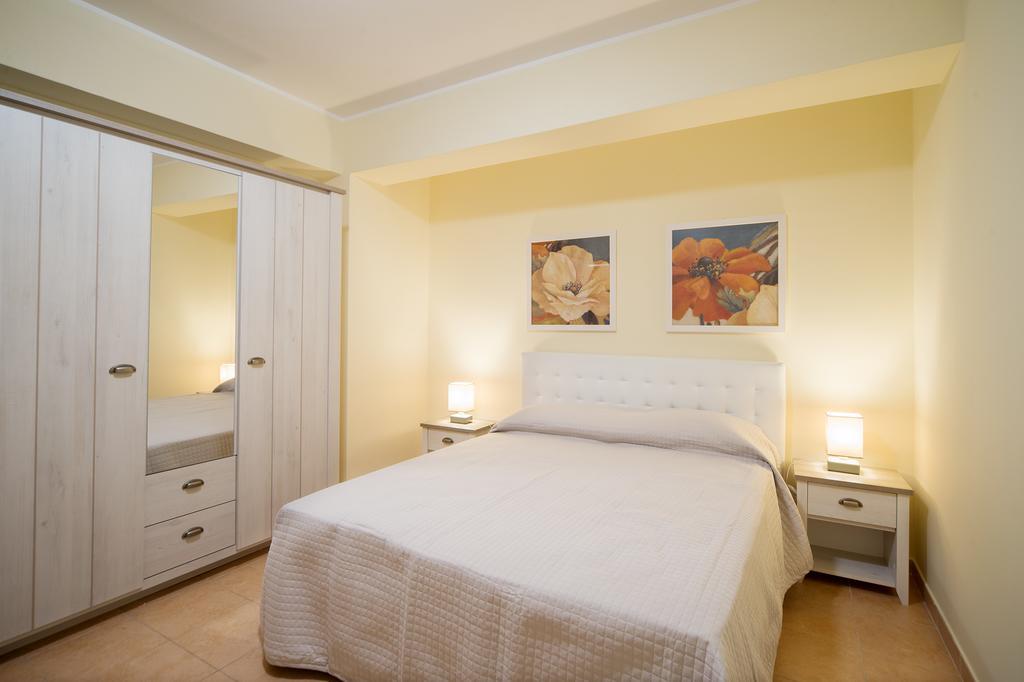 Milly House Letojanni Exterior foto